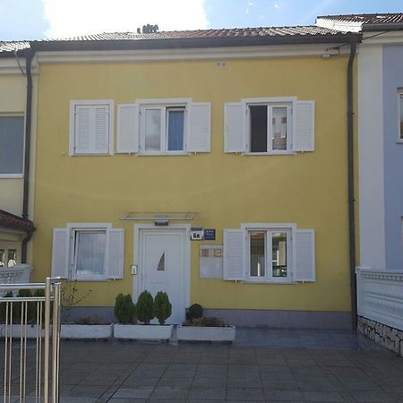 Haus Ella Apartman Novi Vinodolski Kültér fotó